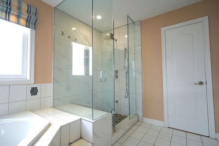 For Lease - 3 Village Green Drive, Vaughan, Ontario - Photo 4