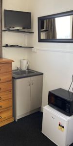 Fully furnished room available in Duncan Street - Photo 4
