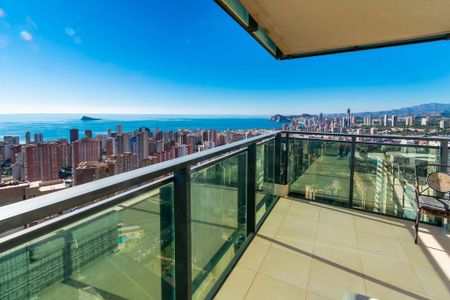 4 room luxury Apartment for rent in Benidorm, Spain - Photo 4