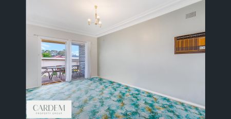 Charming Residence New To The Rental Market !! - Photo 3