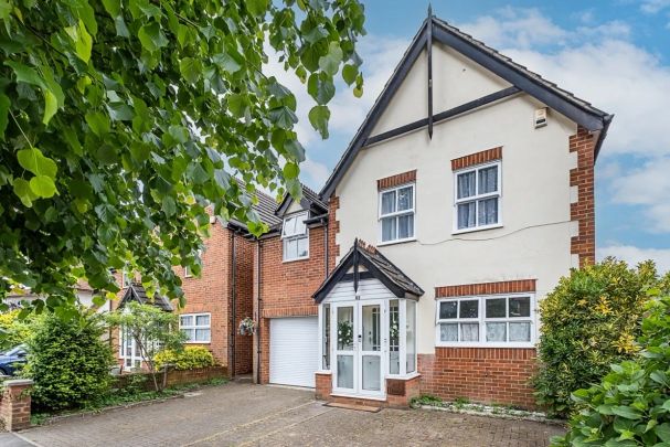 4 bedroom detached house to rent - Photo 1