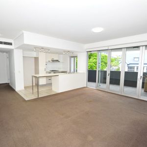 Convenient Living: Modern Apartment for Rent in Fortitude Valley - Photo 3