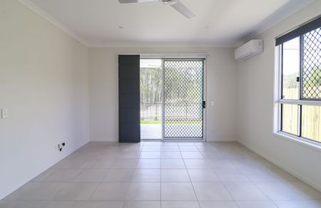 MODERN, STYLISH, AND READY TO ENJOY - WELCOME HOME TO 27 QUEST LANE! - Photo 5