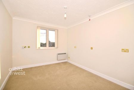 1 bedroom retirement property to rent - Photo 3