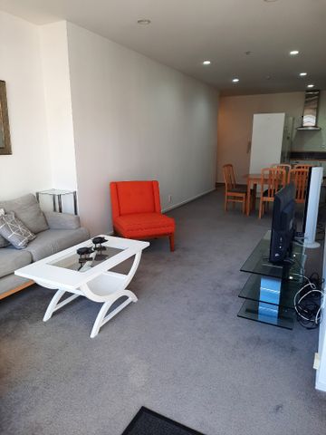 Fully Furnished Two Bedrooms One Bathroom Apartment in the City - Photo 3