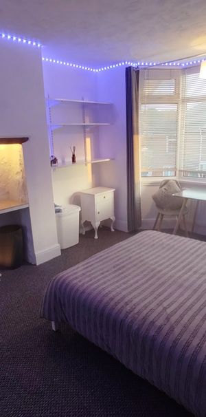 Room in a Shared House, Pointout Road, SO16 - Photo 1