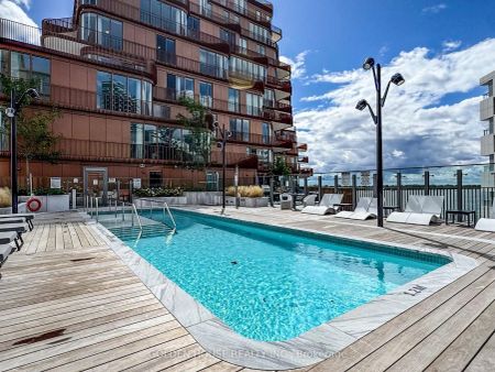 155 Merchants' Wharf #924 - Photo 2