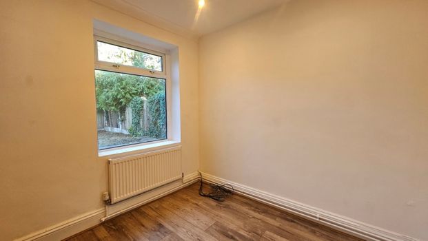 **3 Bed Ground Floor Flat Stanfield Road** - Photo 1