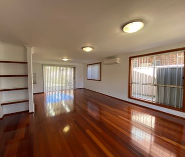 Modern Bathroom & Ensuite - Photo 1