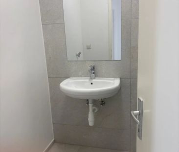 Erstbezug nach Renovierung mit neuer Küche - Foto 3
