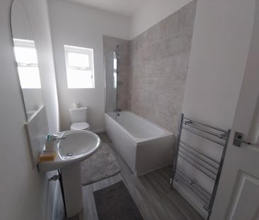 2 bedroom terraced house to rent - Photo 5