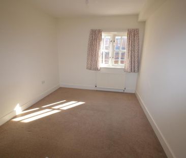 1 bedroom ground floor flat to rent - Photo 4