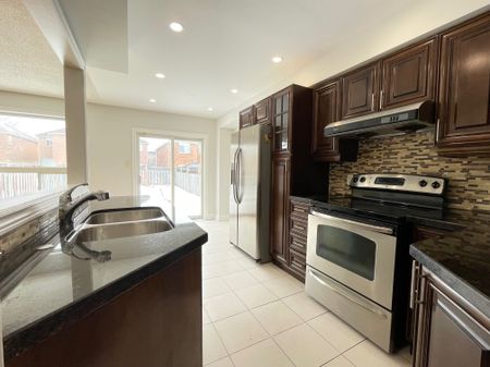 For Lease - 3952 Freeman Terrace Unit# Upper, Mississauga, Ontario - Photo 2