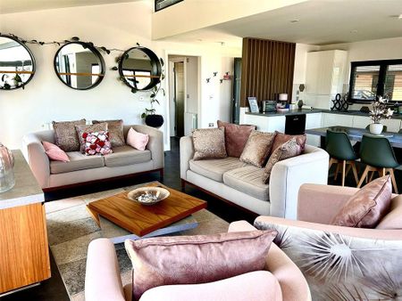 2 bedroom detached house to rent - Photo 2