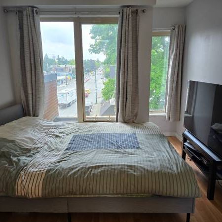 2 beds + 1 bath; 7 min walk to VGH! - Photo 1