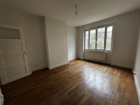 Location Appartement 3 pièces 67m² LE CREUSOT 71200 - Photo 2