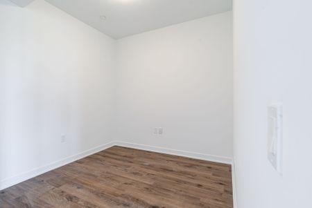 For Lease - 395 Dundas Street Unit# 531, Oakville, Ontario - Photo 5
