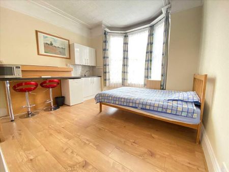Studio to rent - Photo 4
