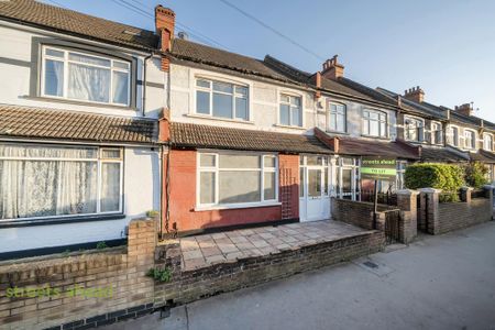 3 bedroom terraced house to rent - Photo 4