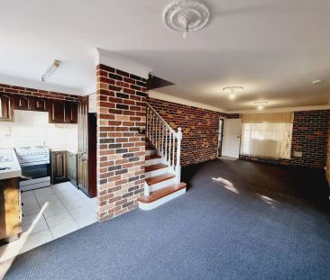 “THREE BEDROOM TOWNHOUSE WALKING DISTANCE TO PENRITH WESTFIELD” - Photo 4