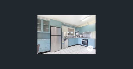 QUIET COURT LIVING! - Photo 4