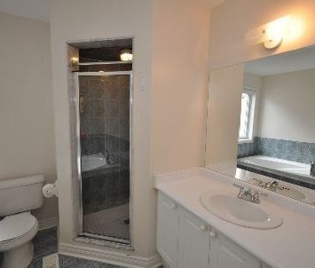 For Lease - 571 Vellore Woods Boulevard, Vaughan, Ontario - Photo 2