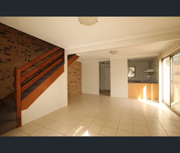 6/2 Tingi Avenue, Tanah Merah, Qld 4128 - Photo 4