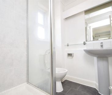 2 bedroom apartment - Photo 5