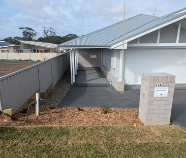 Brand New Home in Golf Course Estate - Photo 6