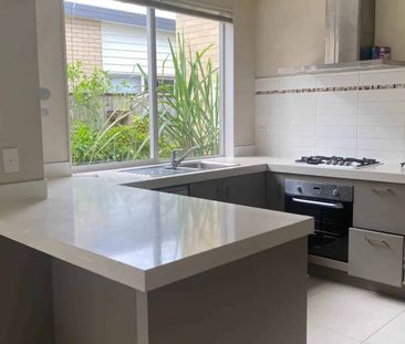 Beautiful 3 Bedroom Home with Double Garage an... - Photo 1