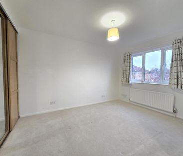 4 bedroom semi-detached house to rent - Photo 3