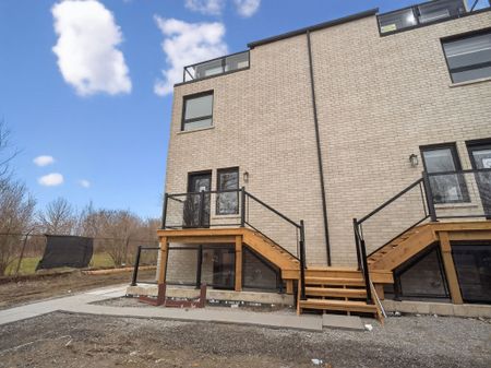 For Lease - 1 DUNSMORE Garden Unit# D, Toronto, Ontario - Photo 4
