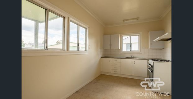 Freshly Refurbished & Cosy – 37 Lewis Street, Glen Innes - Photo 1