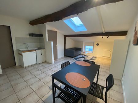 Location Appartement 2 pièces 23m² FRONTENAY ROHAN ROHAN 79270 - Photo 4