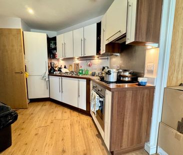 2 bedroom flat to rent - Photo 2