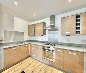 2 bedroom flat to rent - Photo 2