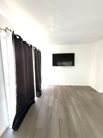 Affordable, Comfortable and Close to Everything! - Photo 5