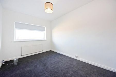 2 bedroom semi-detached house to rent - Photo 3