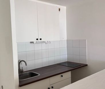 Location Appartement P2 Nimes - Photo 2