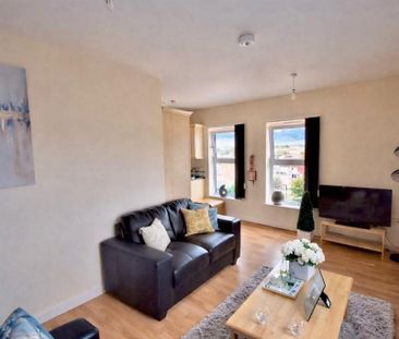 3 bedroom flat to rent - Photo 2