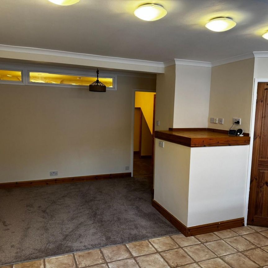 2 bedroom House To Let Total Size: 593 SQ FT - Photo 1