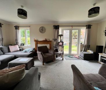 4 bedroom detached house to rent - Photo 3