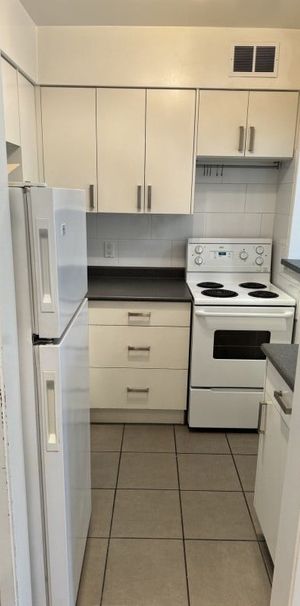 The White House - Photo 1