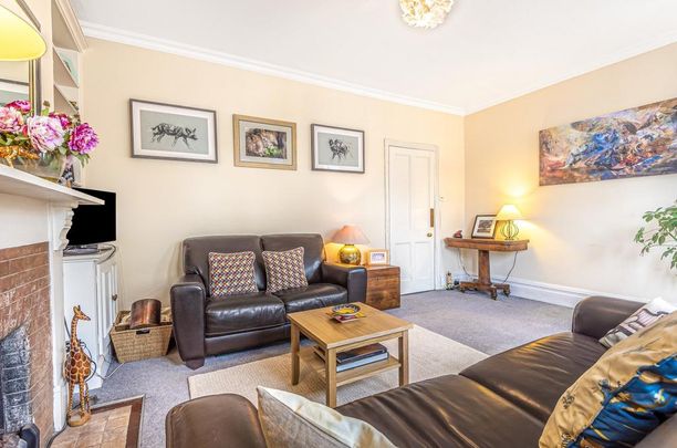 3 bedroom flat to rent - Photo 1