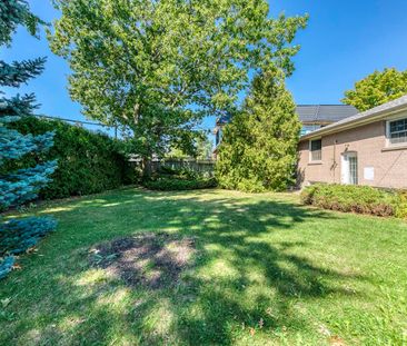 For Lease - 438 Sandmere Place, Oakville, Ontario - Photo 2