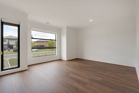 Brand new spacious family home in the heart of Merrifield. - Photo 3