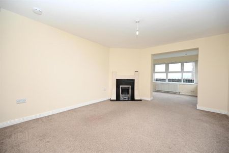 36 Loughview Village, Carrickfergus, BT38 7PD - Photo 3
