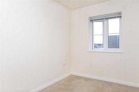 4 bedroom semi-detached house to rent - Photo 2