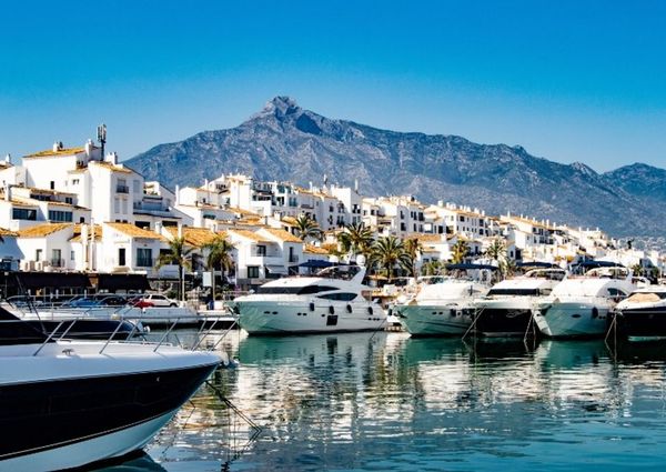 Luxury Villa for rent in Estepona, Spain