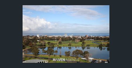 SKYHIGH THREE BEDROOM PENTHOUSE WITH INCREDIBLE VIEWS I HAVEN AGENTS - Photo 4